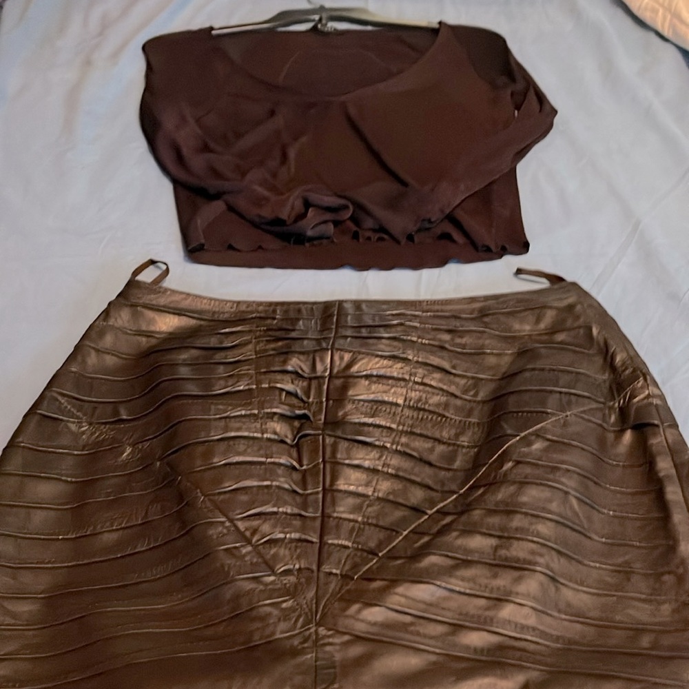 Exclusive, plum colored Gucci ensemble for women size XS